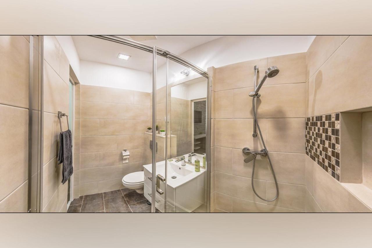 Platanus Guesthouse ブダペスト エクステリア 写真